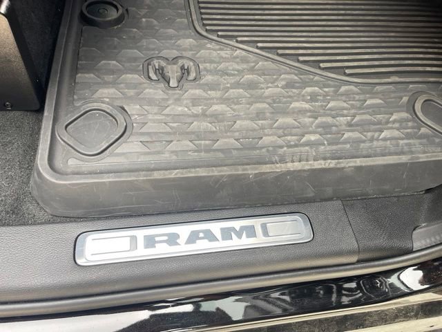 Used 2022 RAM 1500 Laramie AWD/4WD image 30