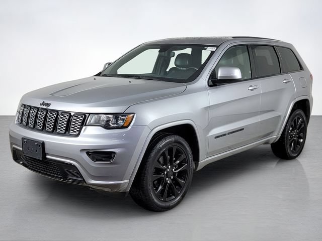 Used 2020 Jeep Grand Cherokee Altitude AWD/4WD image 7