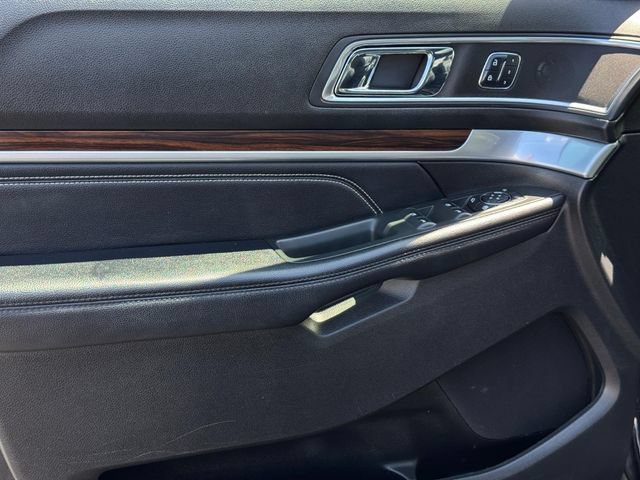 Certified 2018 Ford Explorer Limited FWD image 24