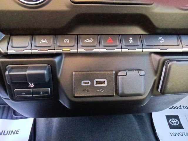 Used 2023 Chevrolet Silverado 1500 Custom Trail Boss w/ LPO, Dark Essentials Package AWD/4WD image 23