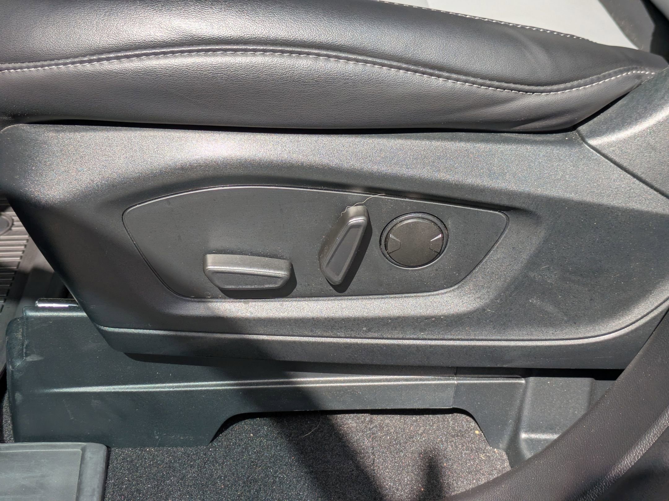 Certified 2024 Ford Explorer XLT w/ Equipment Group 202A image 13