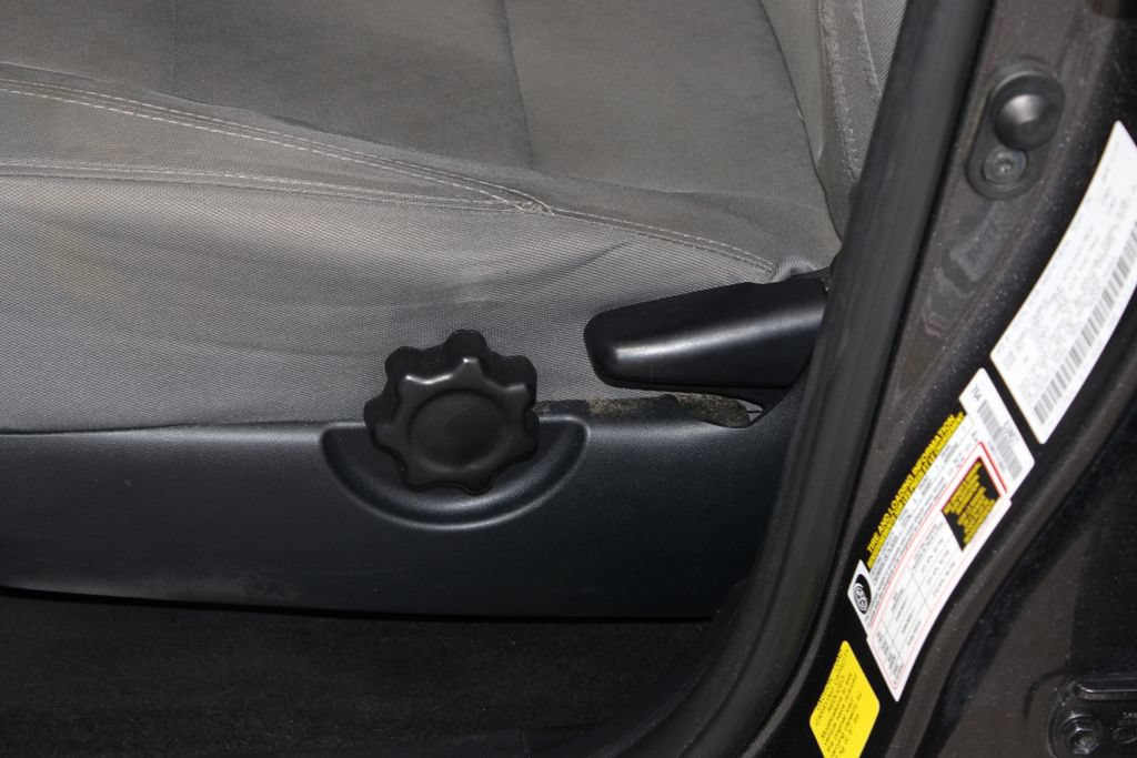 Used 2020 Toyota Tacoma SR w/ SR Convenience Package RWD image 23