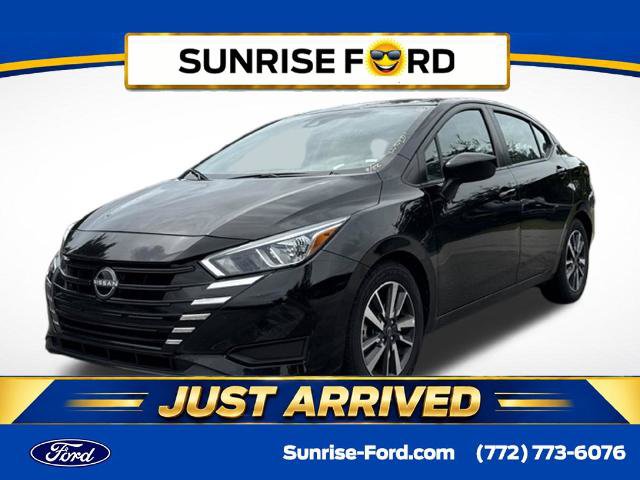 Used 2024 Nissan Versa SV FWD image 1