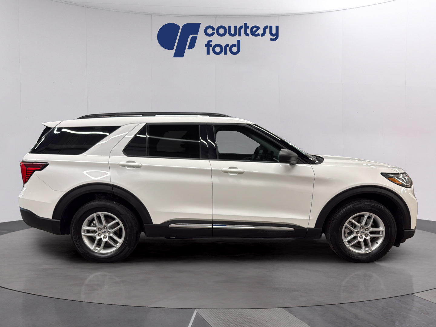 Certified 2025 Ford Explorer Active AWD/4WD image 8