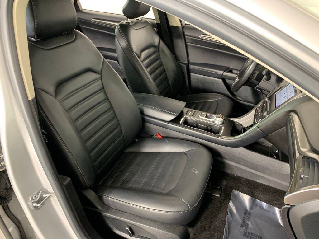 Certified 2017 Ford Fusion Energi SE FWD image 32