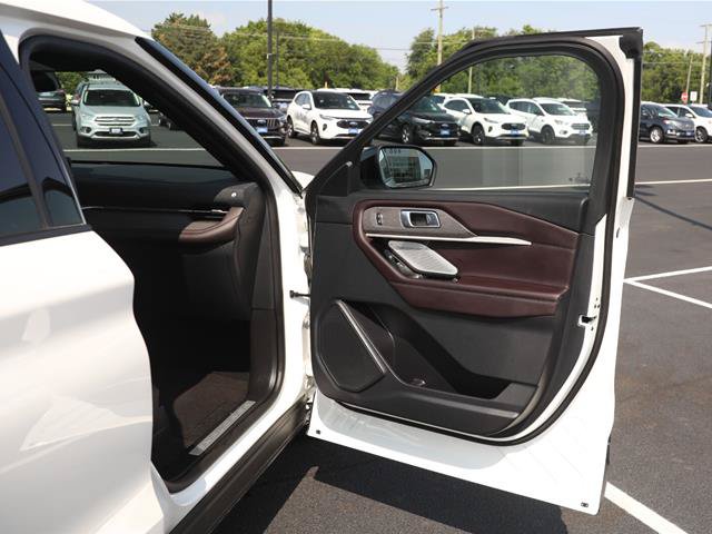 Certified 2025 Ford Explorer Platinum AWD/4WD image 29
