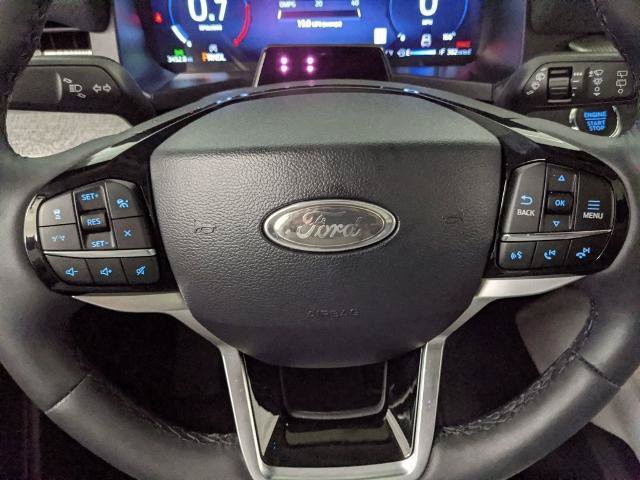 Certified 2025 Ford Explorer Platinum w/ Ultimate Package AWD/4WD image 33