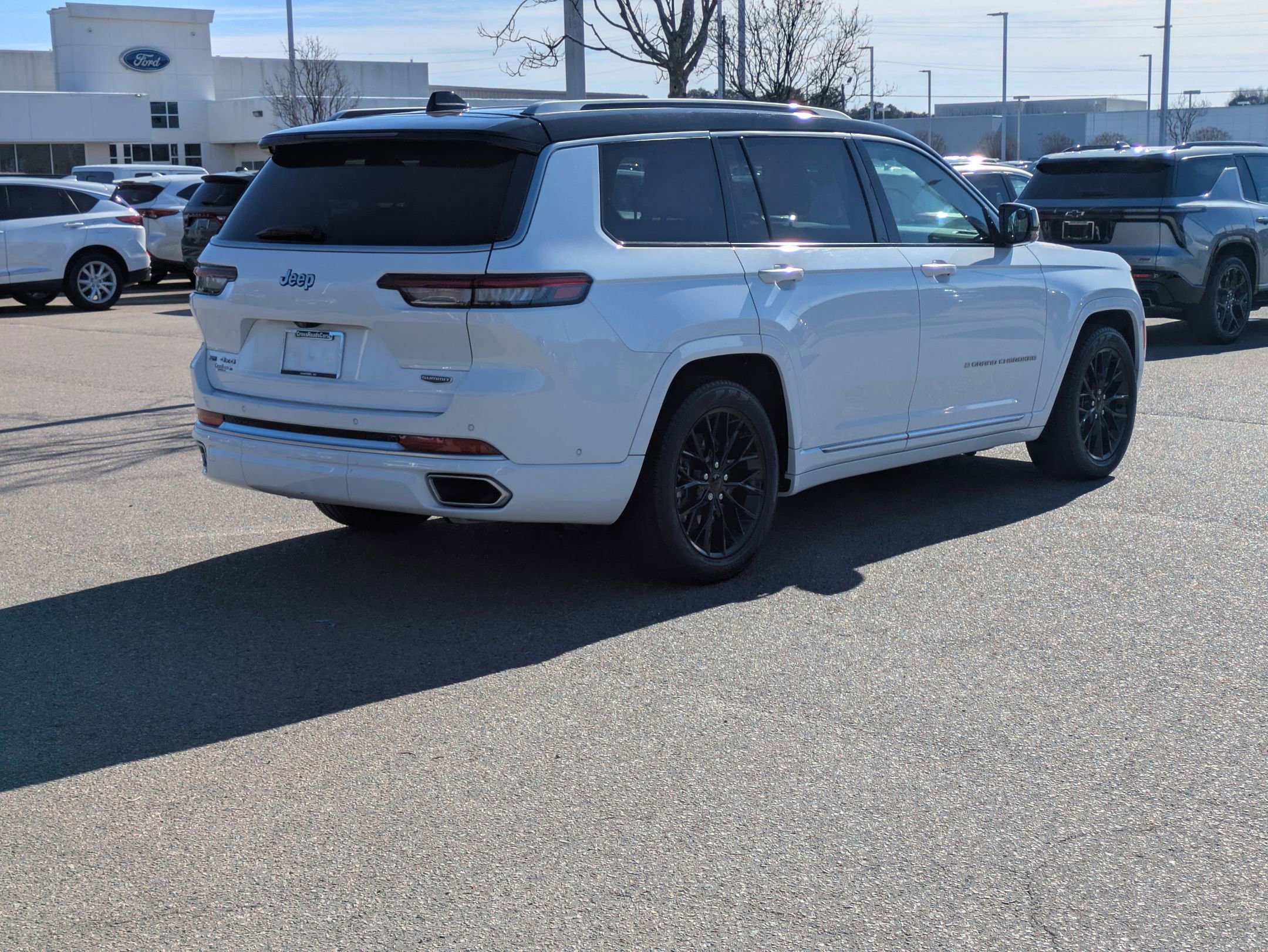 Used 2023 Jeep Grand Cherokee L Summit w/ Luxury Tech Group V image 5