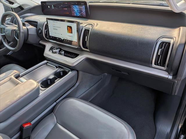Certified 2025 Ford Expedition Active AWD/4WD image 21