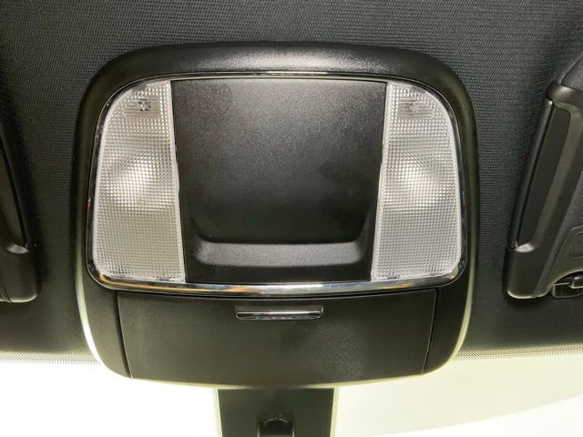 Used 2021 Dodge Charger SXT w/ Blacktop Package image 21