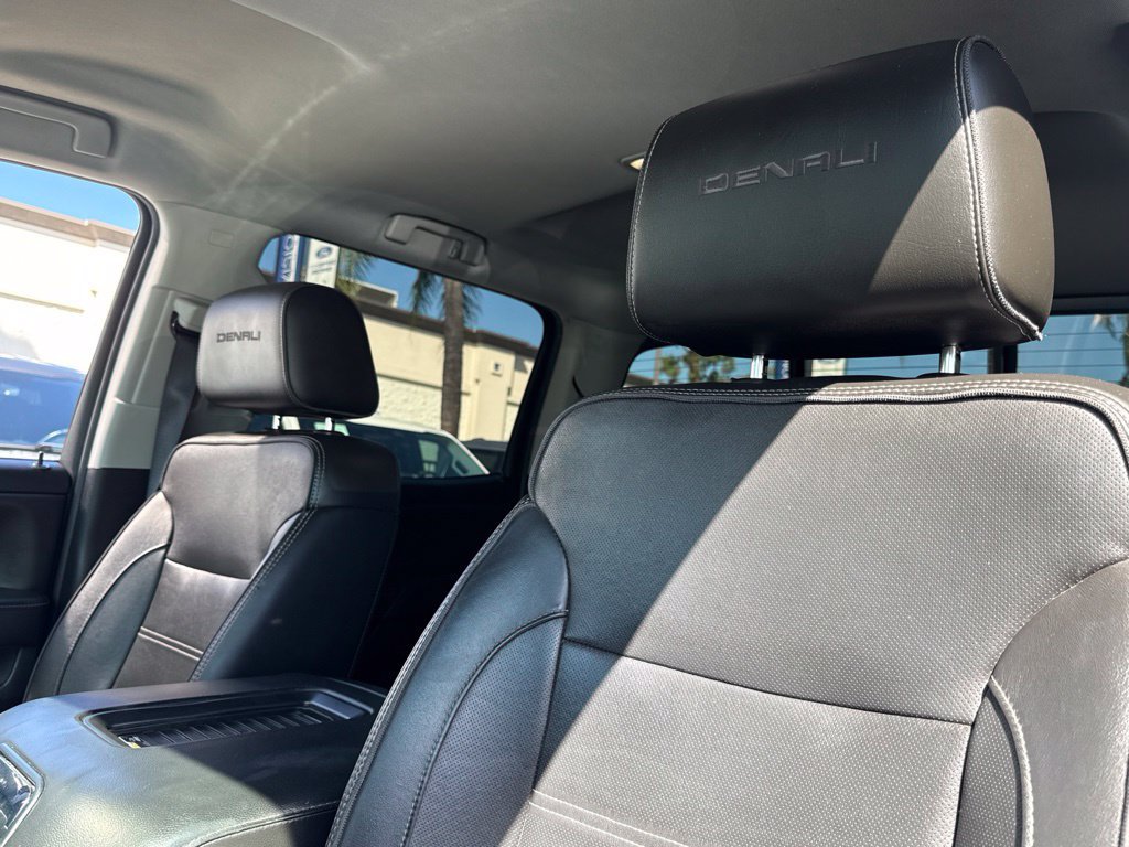 Used 2018 GMC Sierra 2500 Denali w/ Duramax Plus Package AWD/4WD image 22