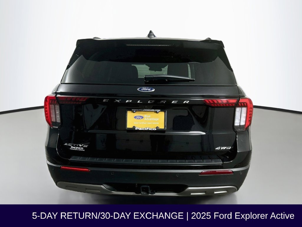 Certified 2025 Ford Explorer Active w/ Active Comfort Package AWD/4WD image 7