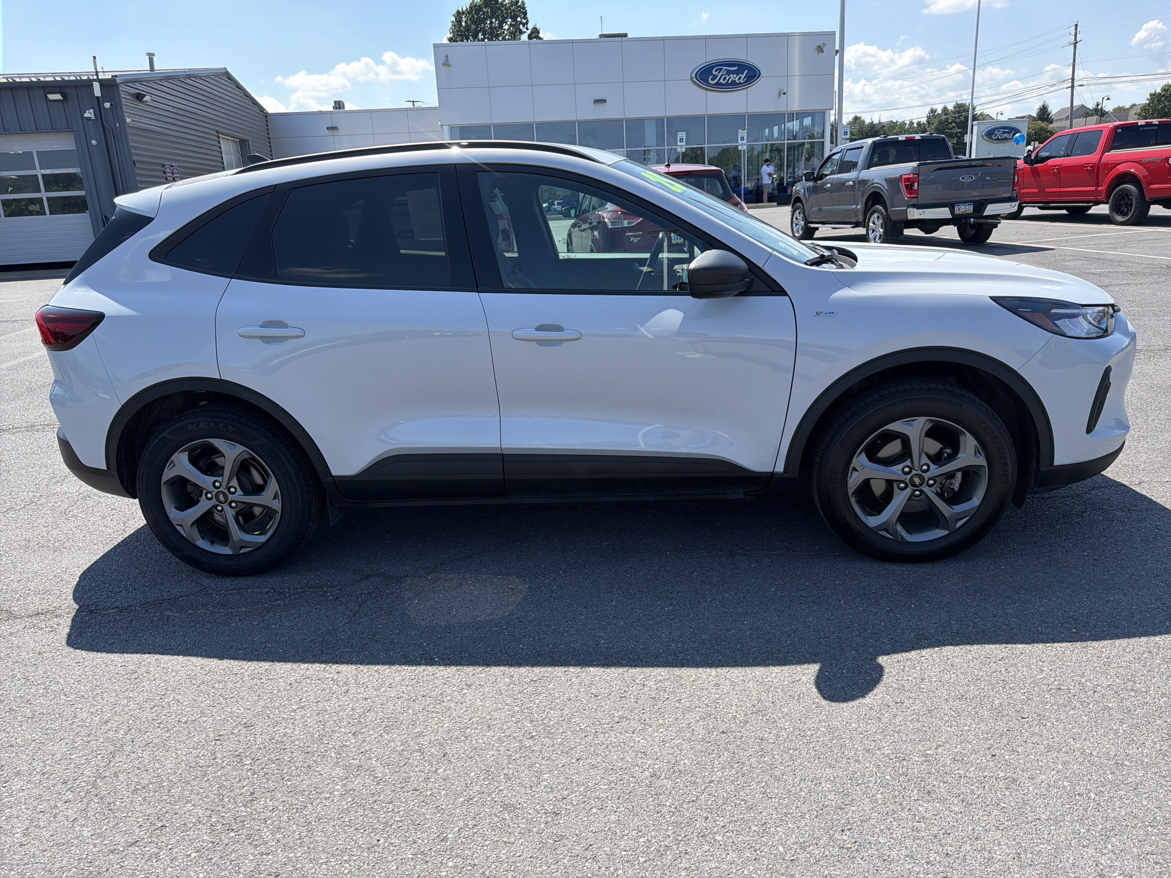Certified 2025 Ford Escape ST-Line AWD/4WD video 2