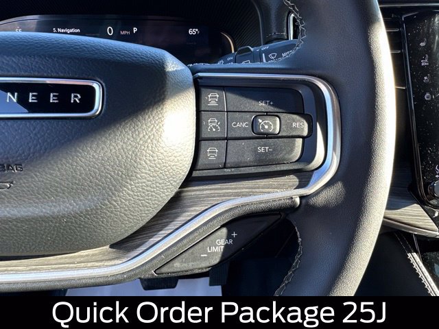 Used 2024 Jeep Wagoneer L Series II w/ Flexible Seating Group RWD image 18