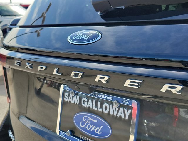 Certified 2025 Ford Explorer Active image 10