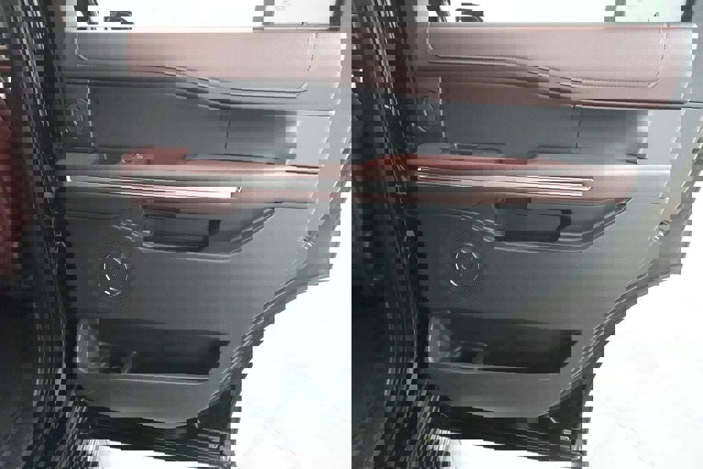 Certified 2024 Ford Expedition Limited image 31