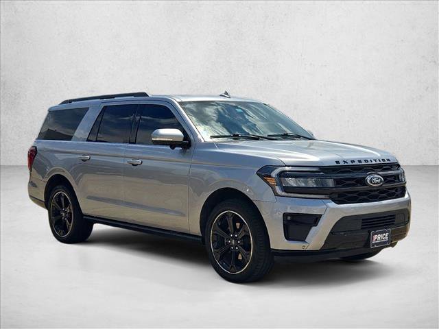 Certified 2023 Ford Expedition Max Limited RWD image 3