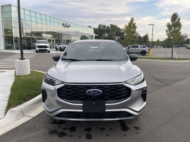 Certified 2024 Ford Escape ST-Line AWD/4WD image 8