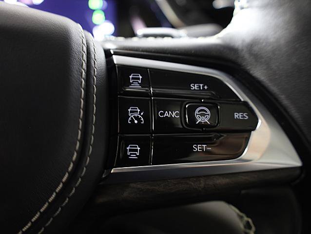 Used 2022 Jeep Grand Cherokee Overland w/ Advanced Protech Group III AWD/4WD image 28