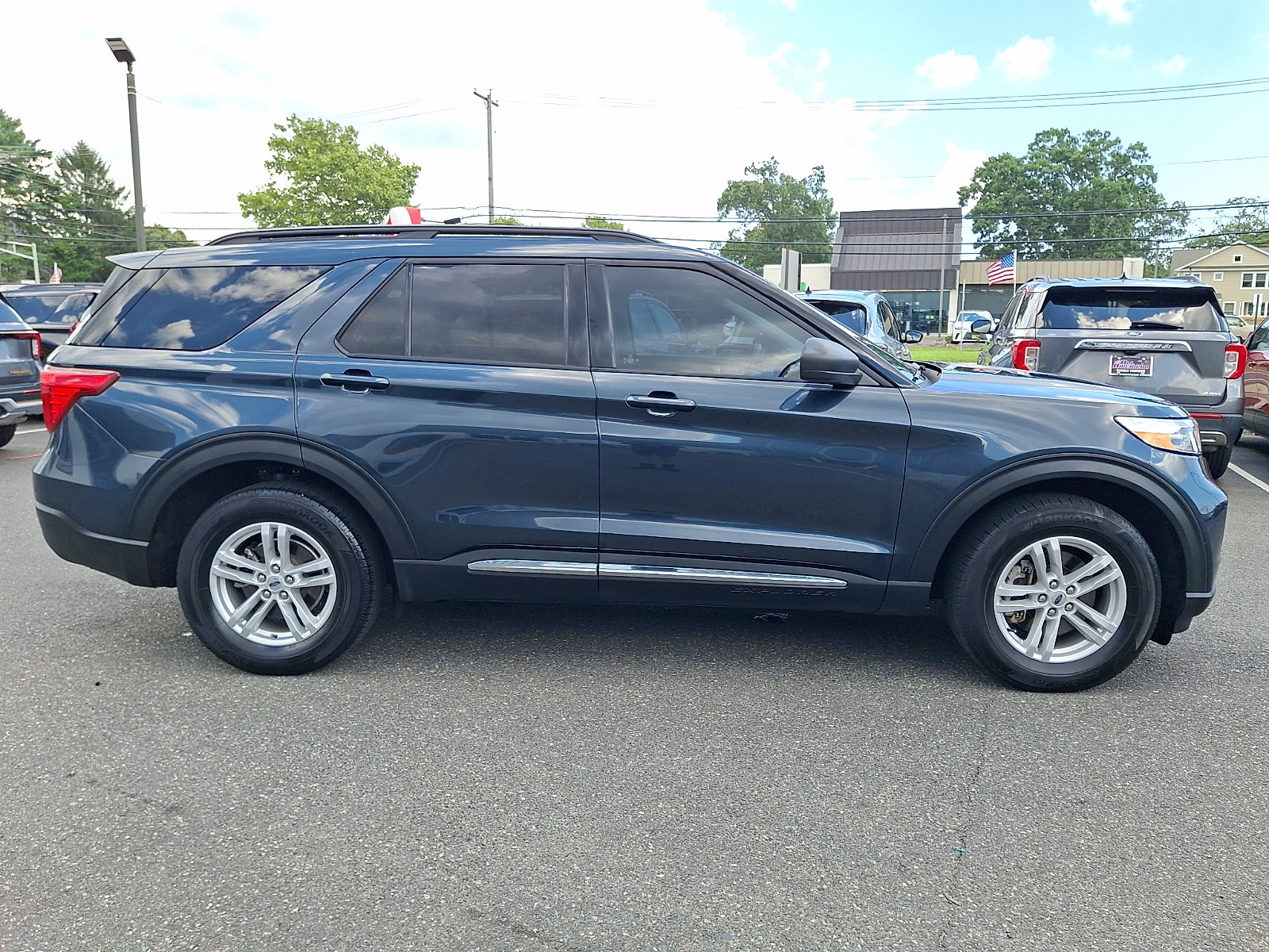 Certified 2024 Ford Explorer XLT w/ Equipment Group 202A AWD/4WD image 12