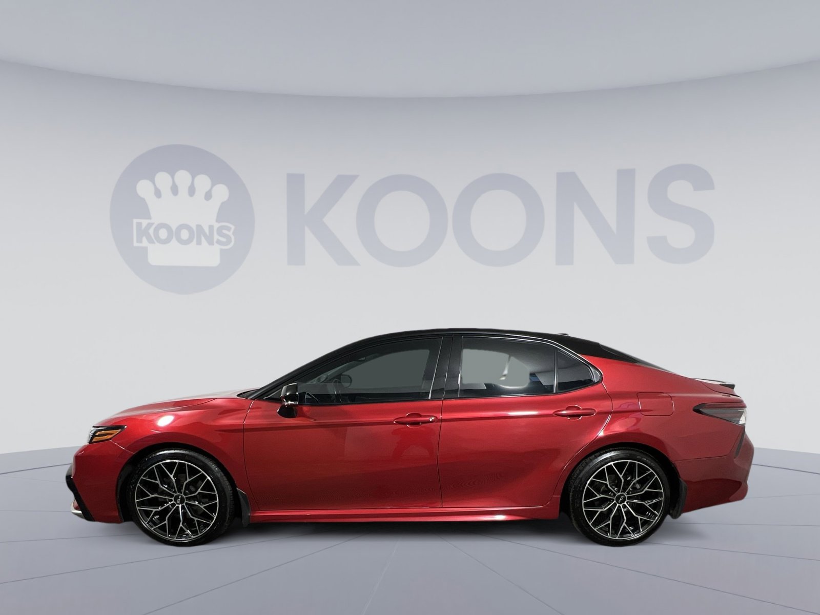 Used 2023 Toyota Camry XSE w/ Navigation Package image 2