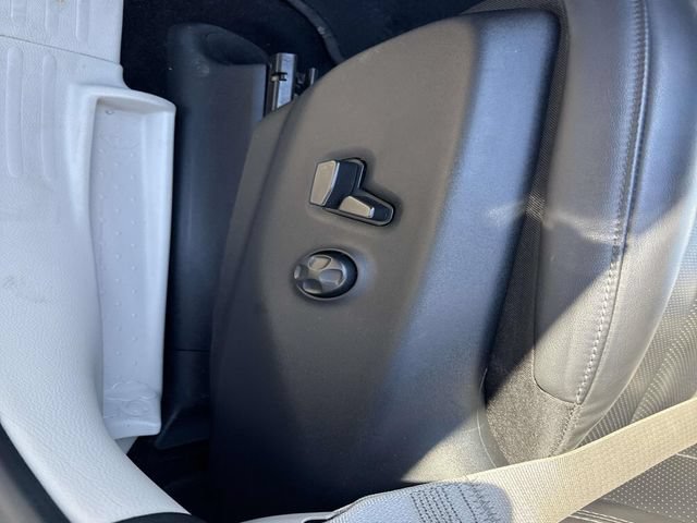 Used 2024 Chrysler Pacifica Touring-L FWD image 19