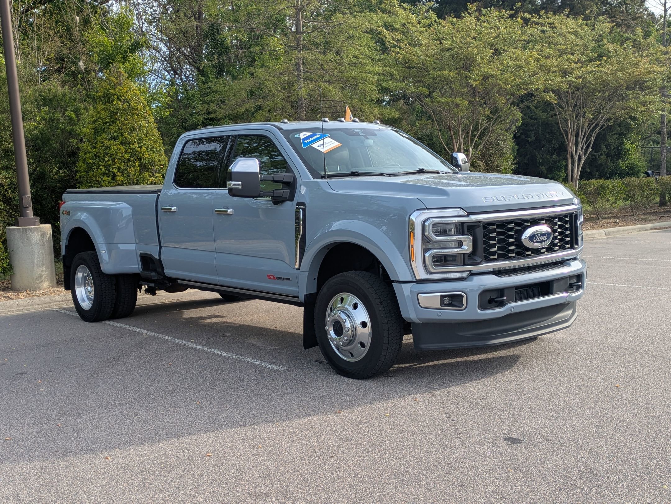 Certified 2025 Ford F450 Platinum w/ Platinum Plus Package AWD/4WD image 2