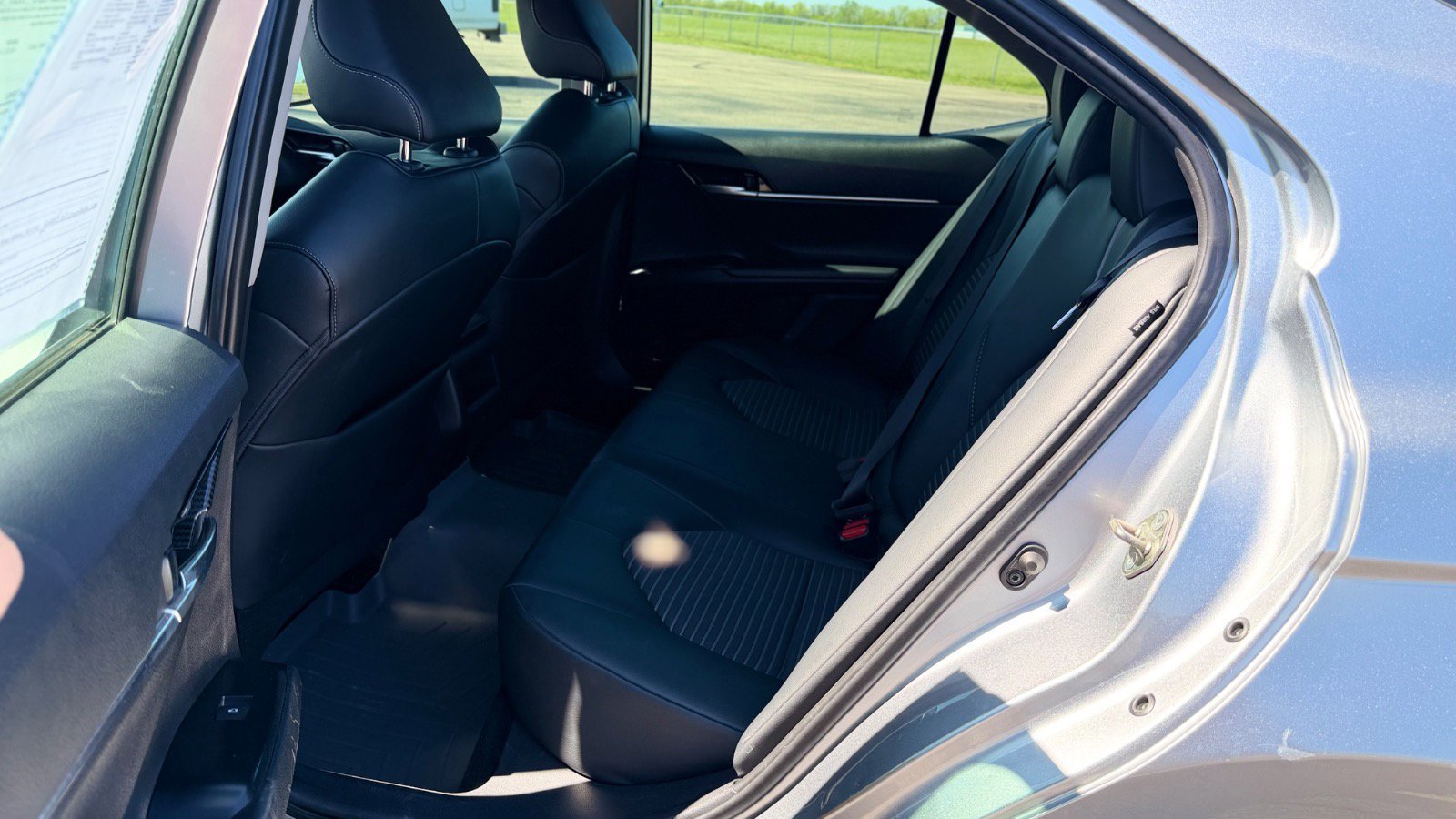 Used 2020 Toyota Camry SE FWD image 18