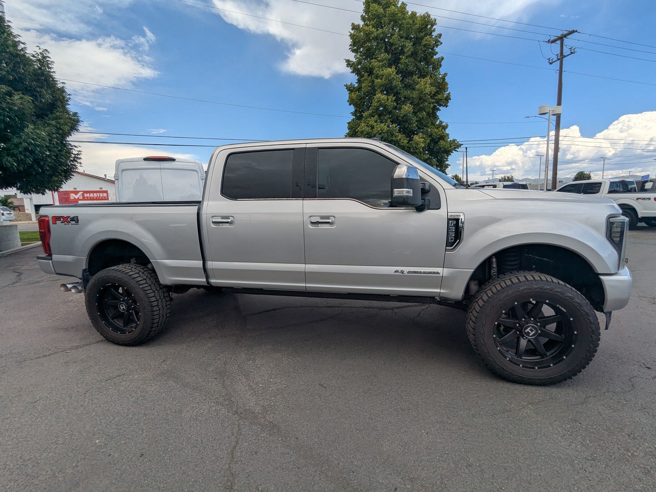 Certified 2019 Ford F350 Platinum w/ Platinum Ultimate Package AWD/4WD image 2