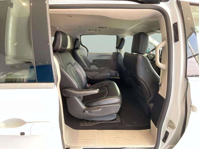 Used 2024 Chrysler Pacifica Limited FWD image 22