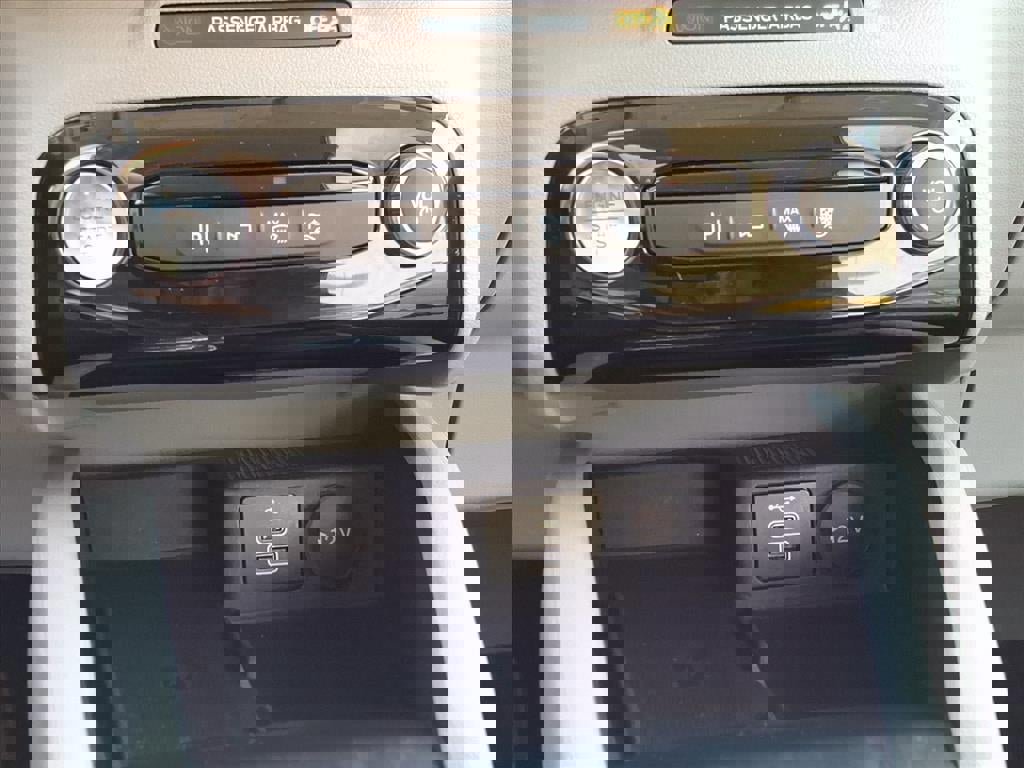 Certified 2024 Ford Escape Platinum w/ Premium Technology Package image 17