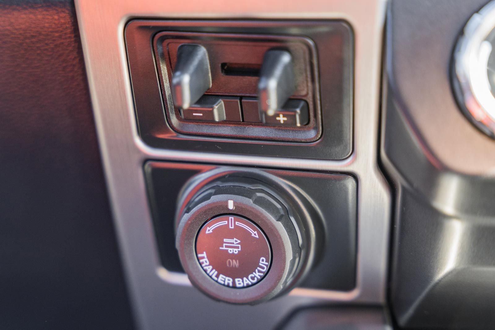 Certified 2022 Ford F450 Platinum w/ FX4 Off-Road Package image 31