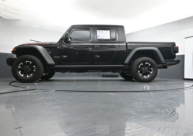Used 2024 Jeep Gladiator Rubicon w/ Technology Group AWD/4WD image 29