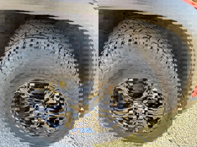 Used 2023 GMC Acadia AT4 w/ Technology Package image 8