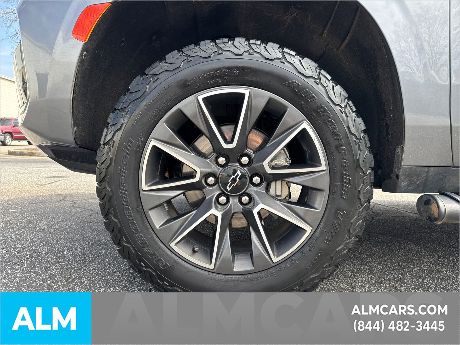 Used 2022 Chevrolet Suburban Z71 w/ Z71 Off-Road Package image 12