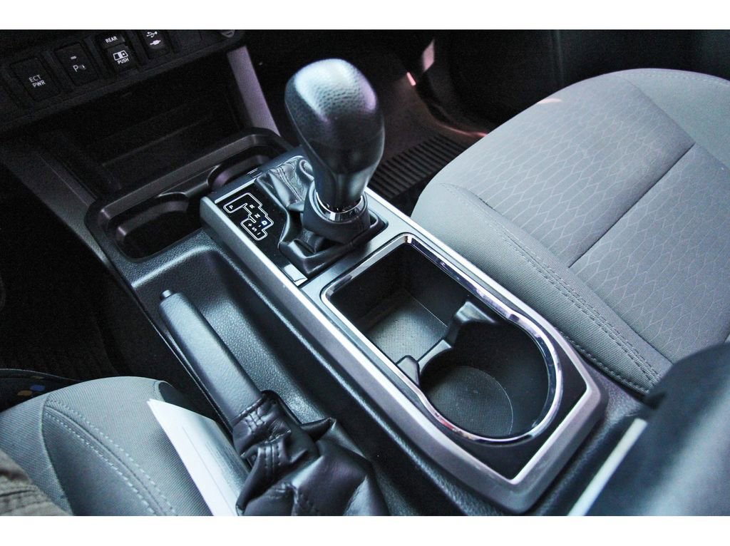 Used 2018 Toyota Tacoma SR5 RWD image 29