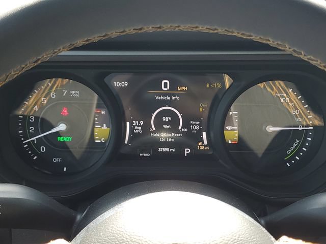 Used 2024 Jeep Wrangler Unlimited Sahara AWD/4WD image 8