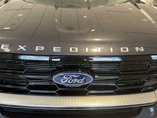 Certified 2025 Ford Expedition Platinum w/ Driver's Package AWD/4WD image 30