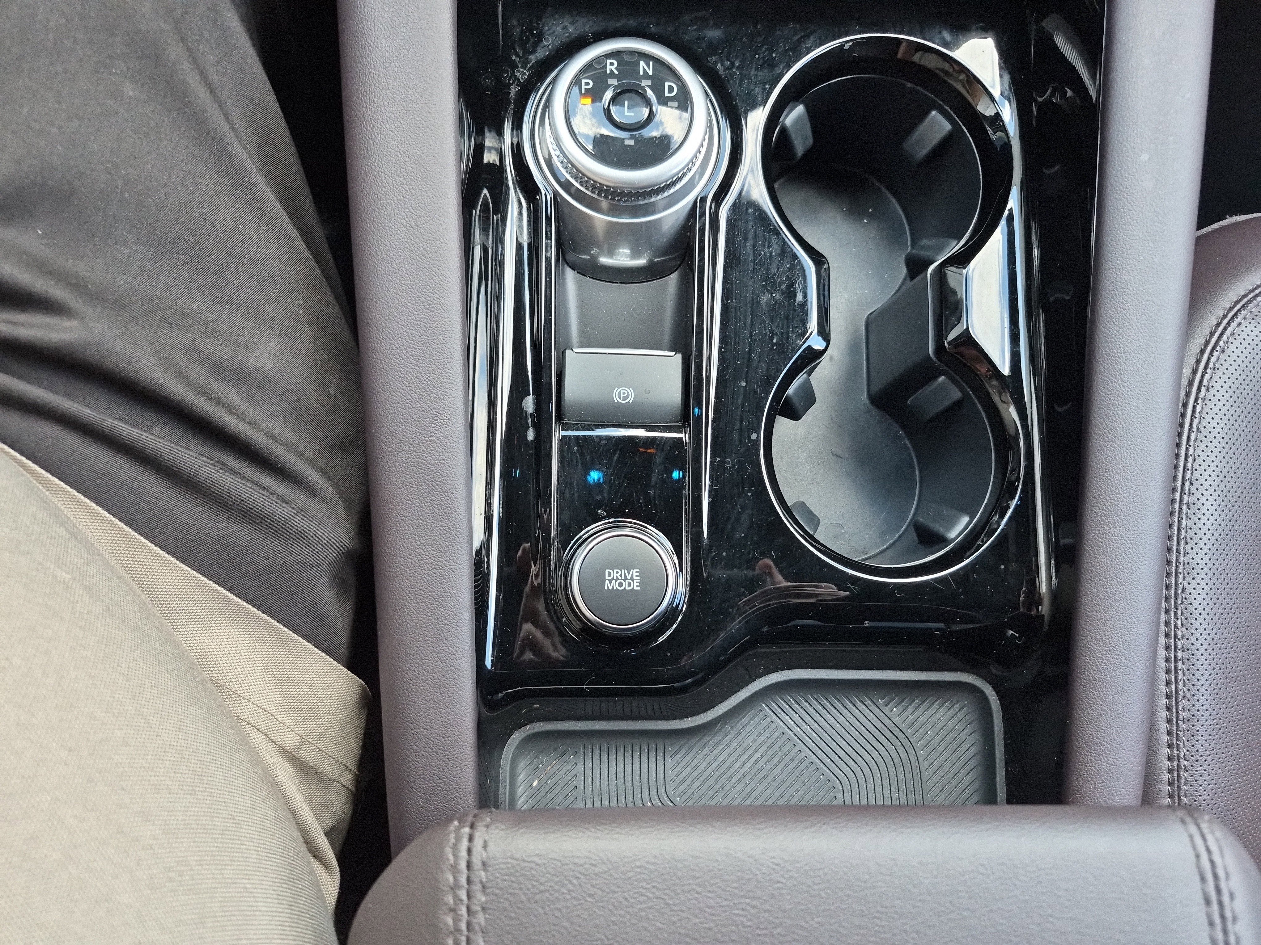 Certified 2025 Ford Explorer Platinum image 31