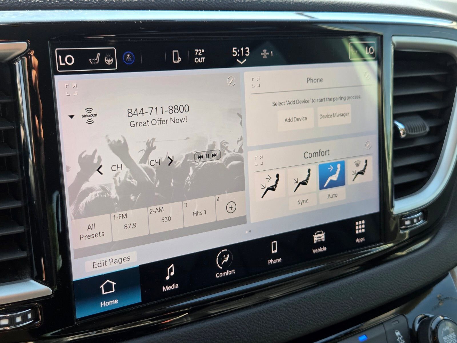 Used 2024 Chrysler Pacifica Touring-L FWD image 21