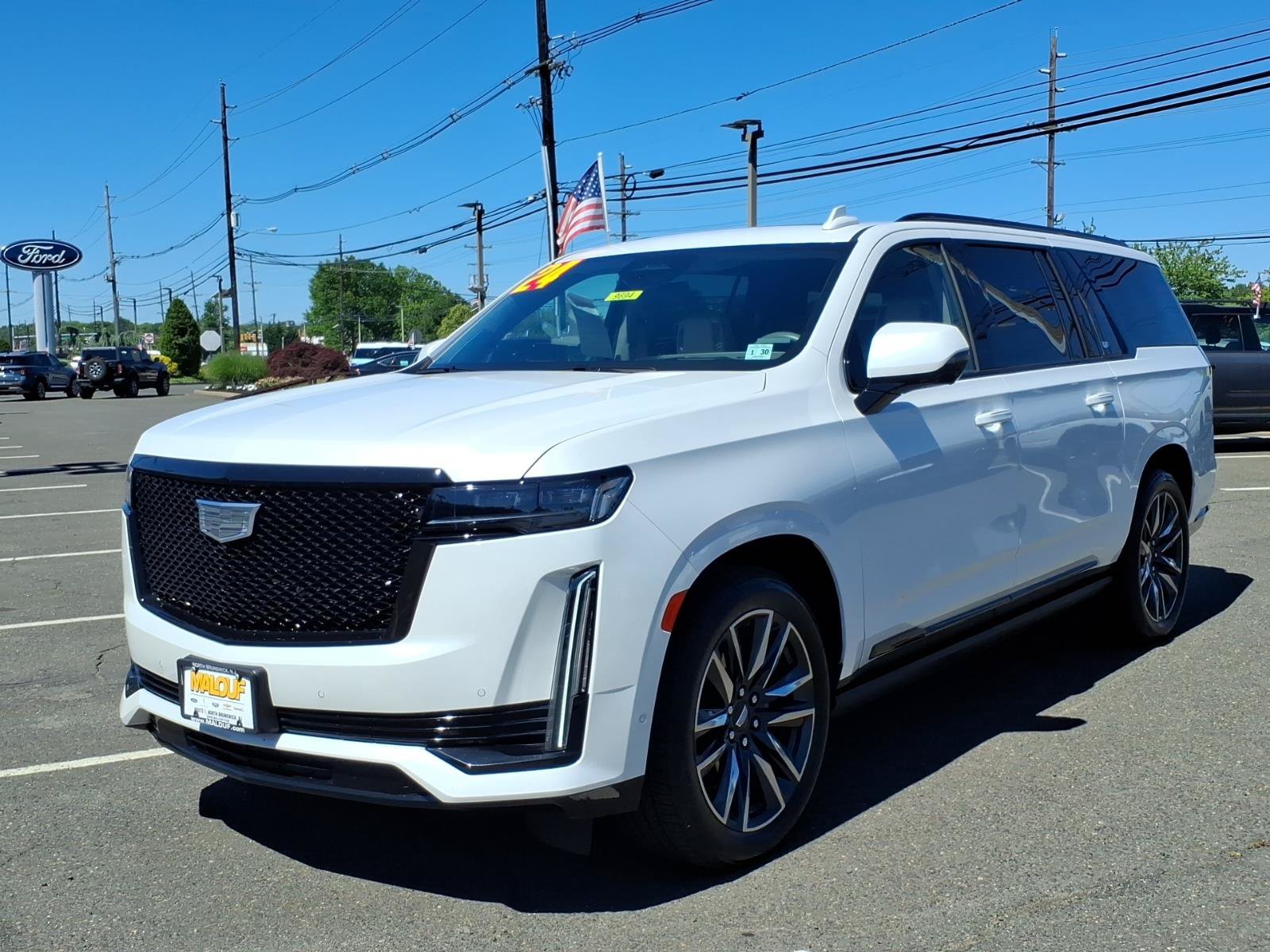 Used 2024 Cadillac Escalade ESV Sport Platinum AWD/4WD image 3