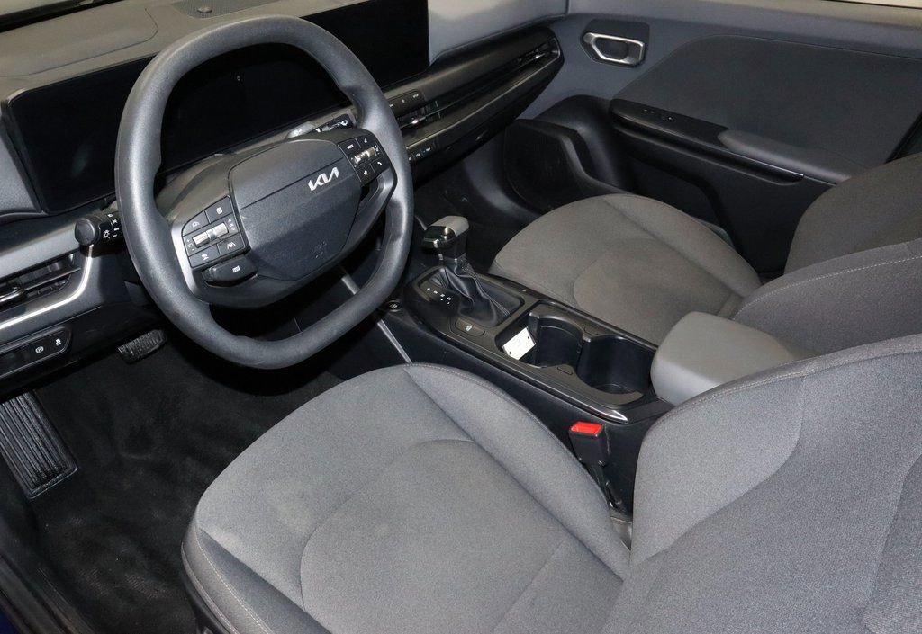 Used 2025 Kia K4 LXS image 23