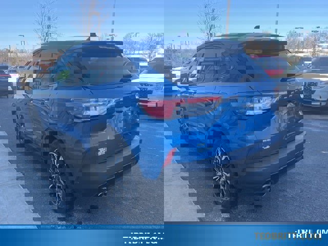 Certified 2021 Ford Escape SE w/ SE Sport Appearance Package image 3