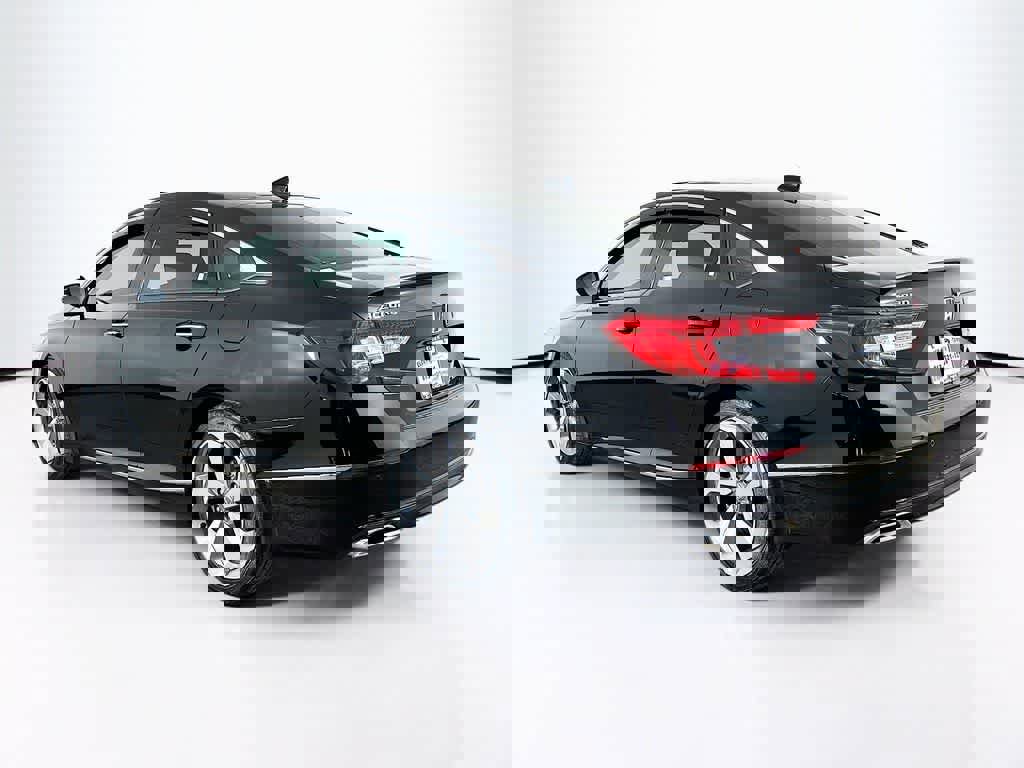 Used 2018 Honda Accord Touring image 4