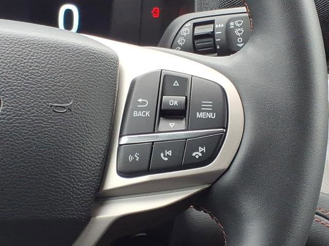 Certified 2025 Ford Explorer Active AWD/4WD image 10