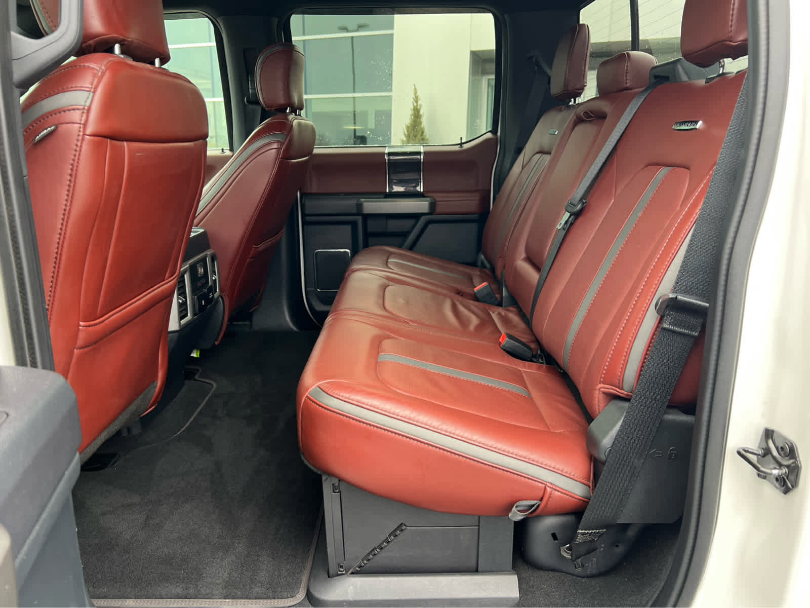 Certified 2022 Ford F450 Platinum w/ FX4 Off-Road Package image 28