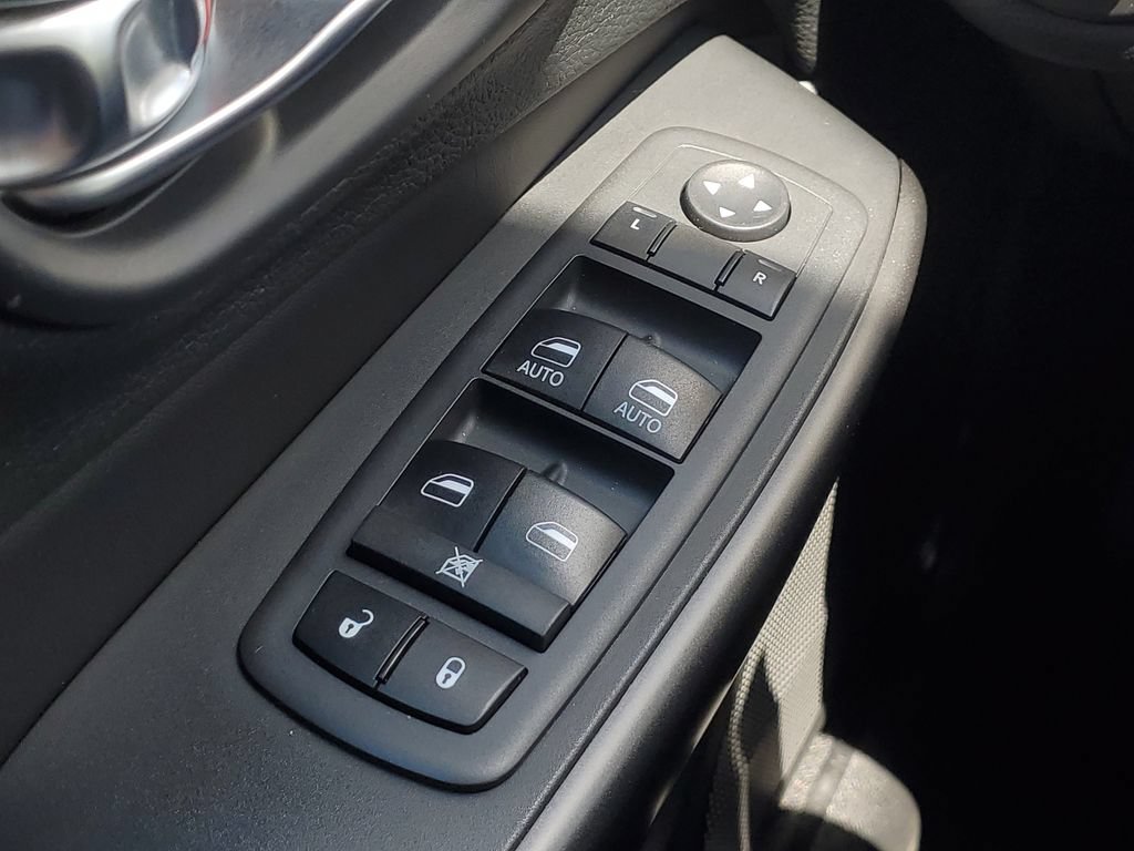 Used 2019 Jeep Cherokee Trailhawk w/ Cold Weather Group AWD/4WD image 19
