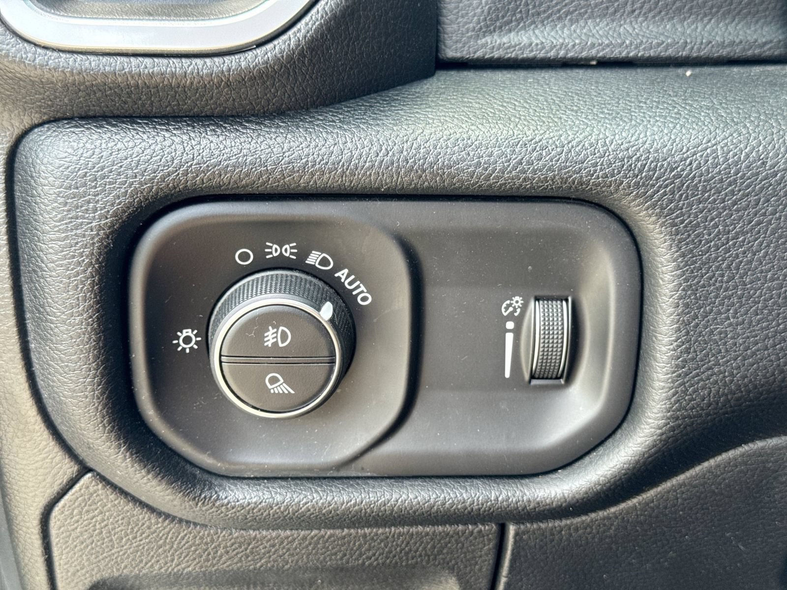Used 2021 RAM 1500 Big Horn AWD/4WD image 33