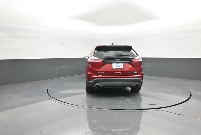 Certified 2019 Ford Edge Titanium w/ Cold Weather Package AWD/4WD image 6