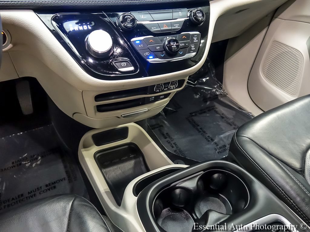 Used 2022 Chrysler Pacifica Touring-L FWD image 18